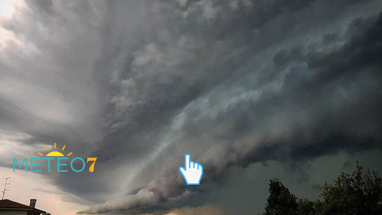 CRONACA METEO Liguria ieri intenso NUBIFRAGIO su Genova, caduti oltre
